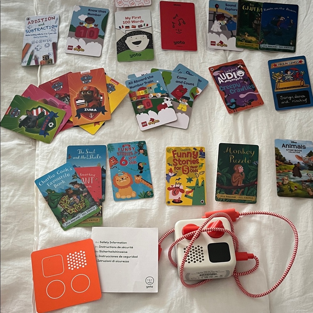 Kids Audio Player with Red and White Cards
